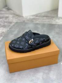 Picture of Louis Vuitton Slippers _SKULVsz39-45mnf05301297